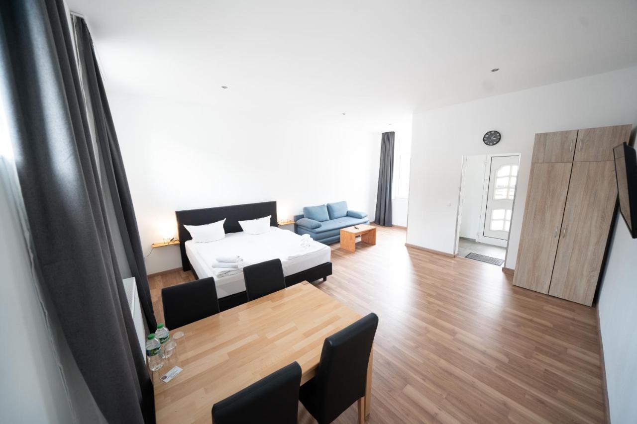 Hotel Zur Alten Stadtkellerei 라이프치히 외부 사진 A typical studio apartment