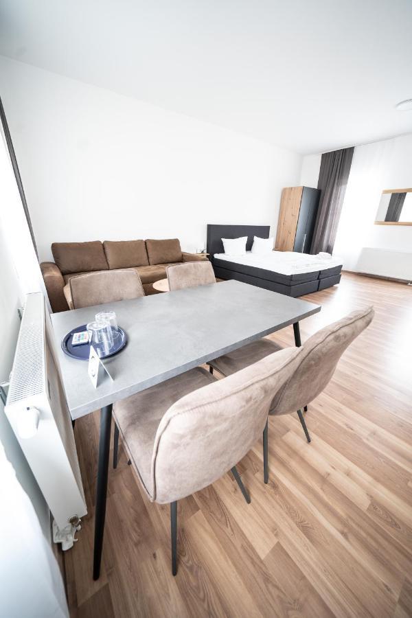 Hotel Zur Alten Stadtkellerei 라이프치히 외부 사진 A typical serviced apartment in Berlin, Germany