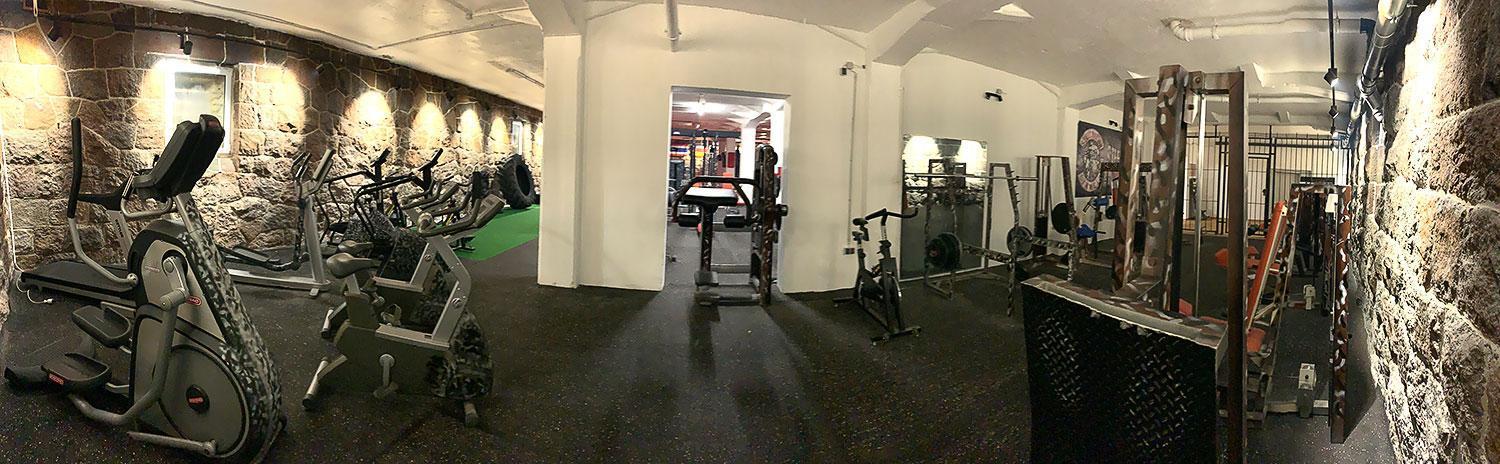 Hotel Zur Alten Stadtkellerei 라이프치히 외부 사진 The gym at the National Football Centre