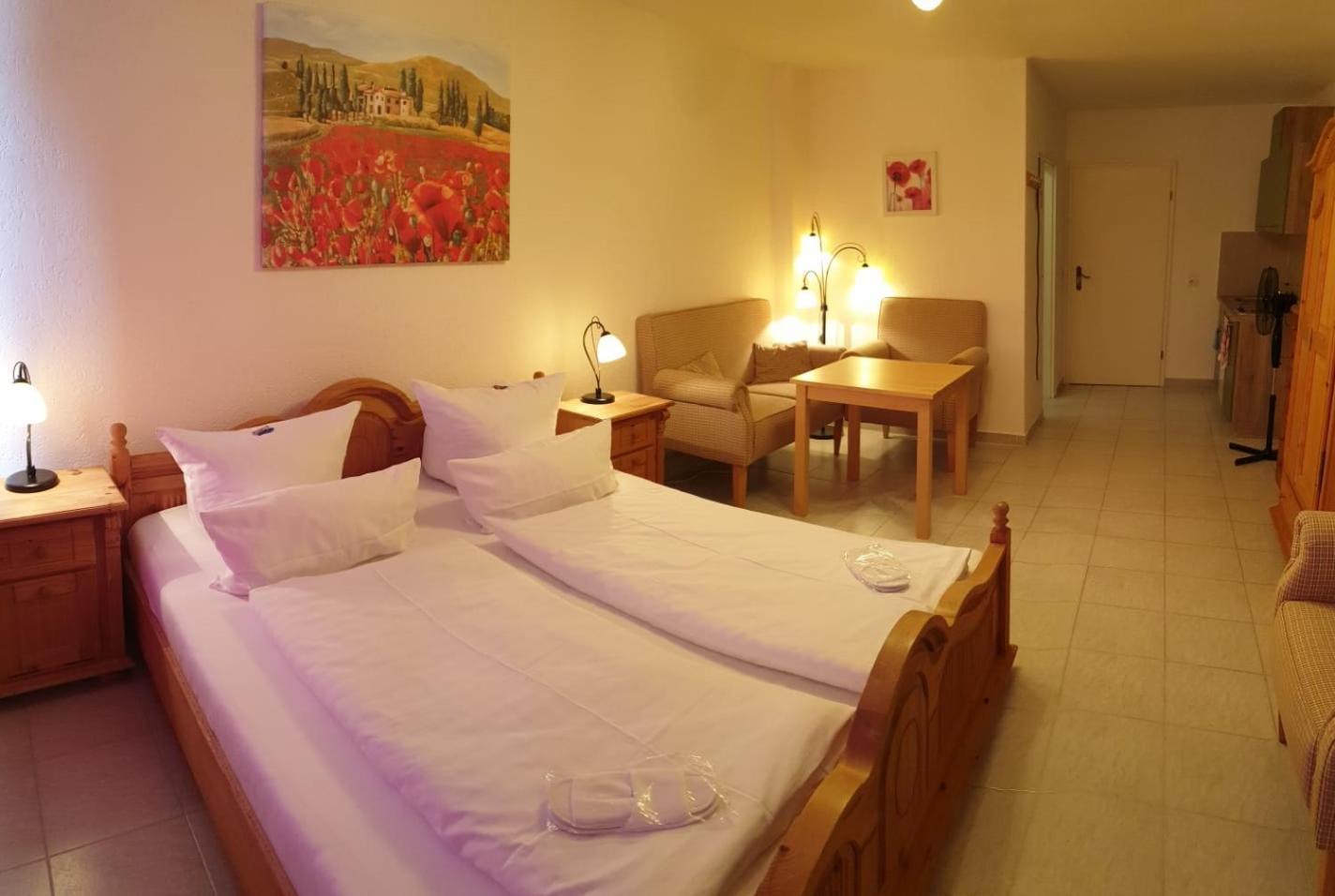 Hotel Zur Alten Stadtkellerei 라이프치히 객실 사진 A typical hotel room