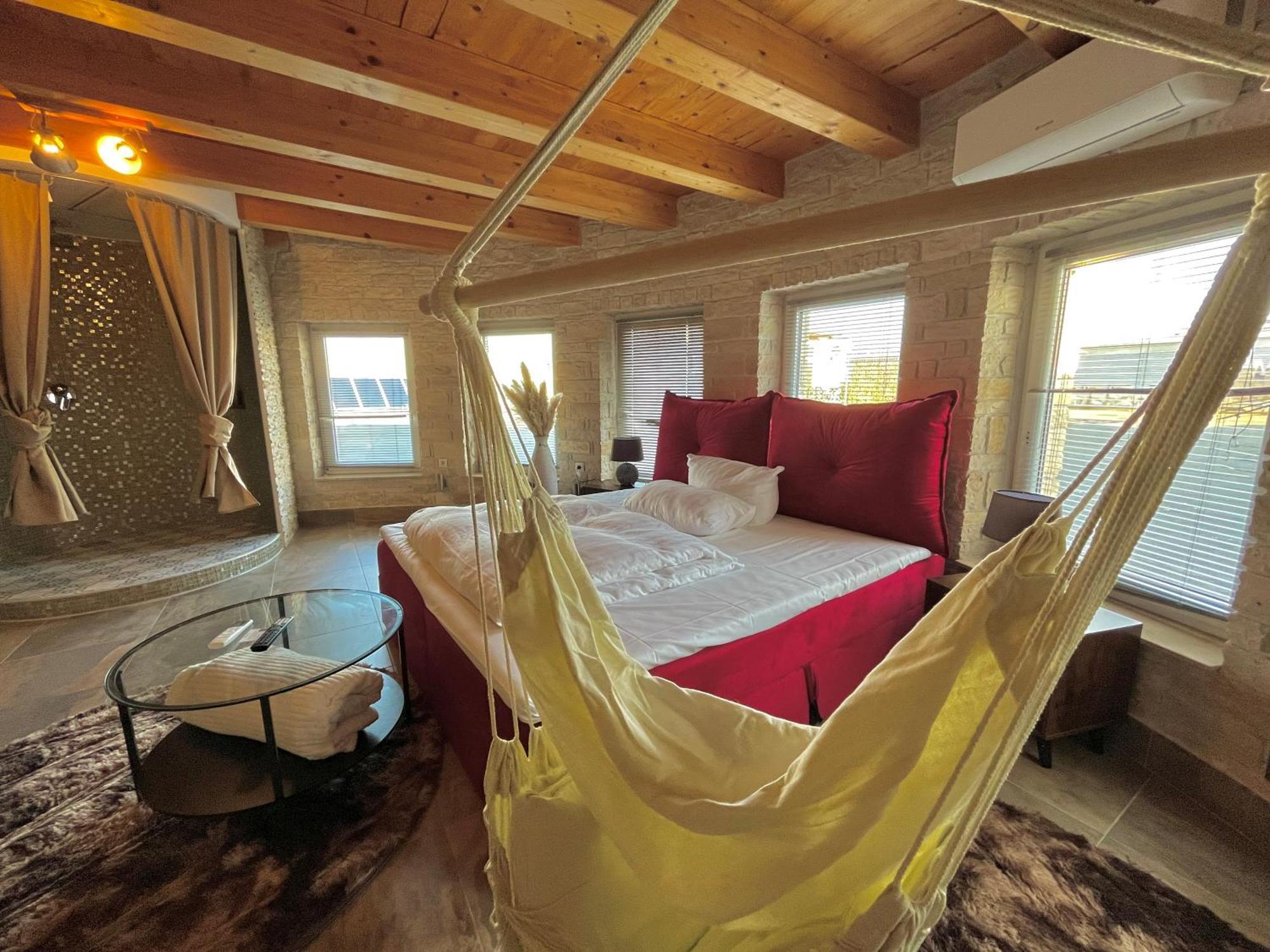 Hotel Zur Alten Stadtkellerei 라이프치히 외부 사진 A room at the hotel